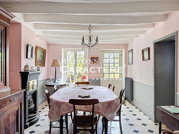 Maison de charme de 150 m² avec annexes à Thiverval