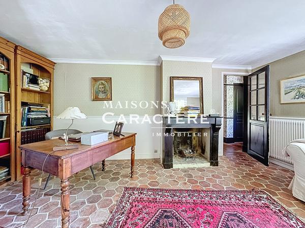 Maison de charme de 150 m² avec annexes à Thiverval