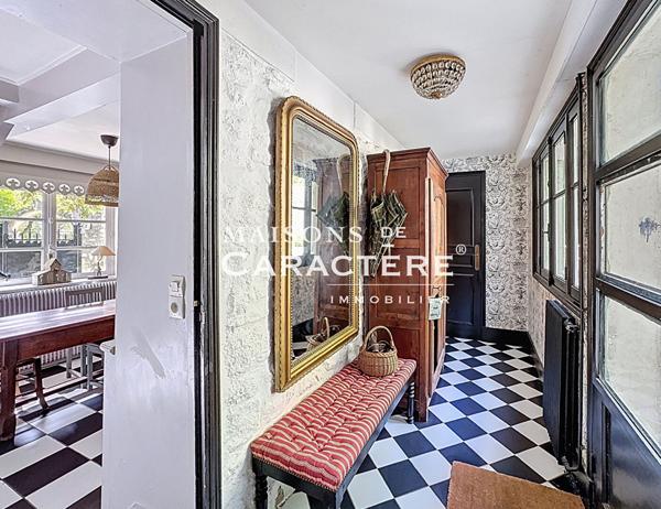 Maison de charme de 150 m² avec annexes à Thiverval