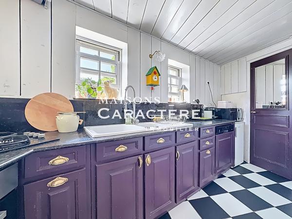 Maison de charme de 150 m² avec annexes à Thiverval