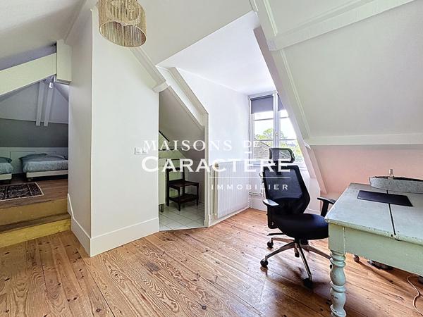 Maison de charme de 150 m² avec annexes à Thiverval