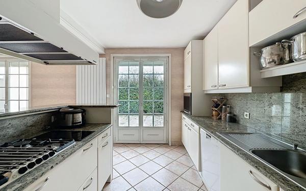 Maison à vendre    6 pièces •  Charnay-lès-Mâcon