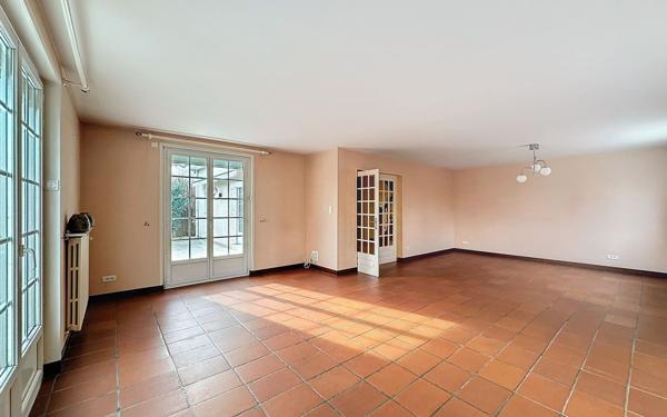 Maison à vendre    6 pièces •  Charnay-lès-Mâcon