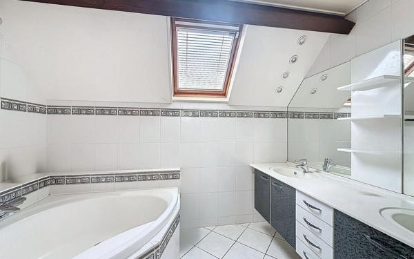 Maison à vendre    6 pièces •  Charnay-lès-Mâcon