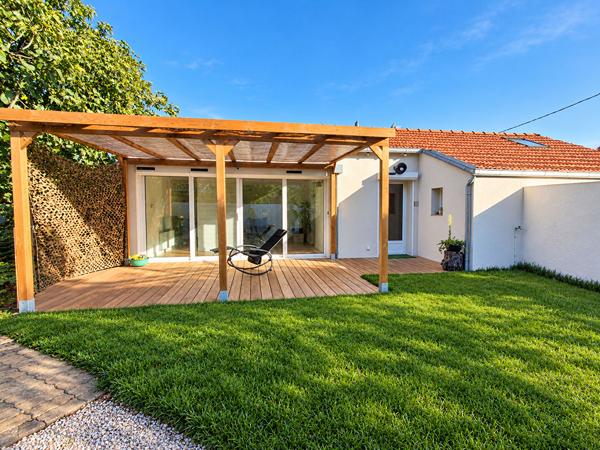 CHATELAILLON LES BOUCHOLEURS À LOUER Maison meublée de plain-pied avec terrasse et jardin Chatelaillon plage
