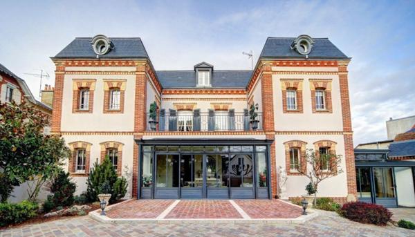 Achat maison près de CHARTRES - 11 pièce(s) - 300 m² - 998 000 €