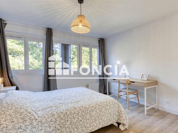 Location Studio meublé 12.58 m² - ALLEE DU BOIS MOUSSU Champs Sur Marne 77420