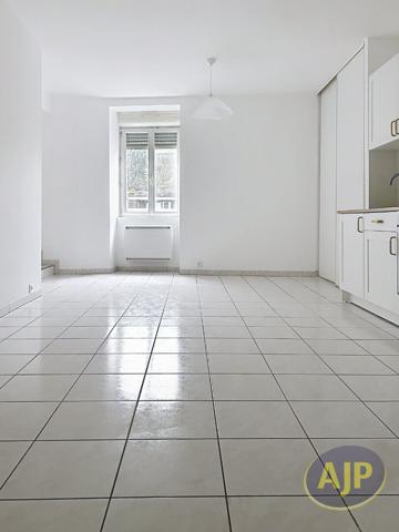 Location appartement Saint Aubin Des Chateaux : 560 € - AJP Immobilier Châteaubriant