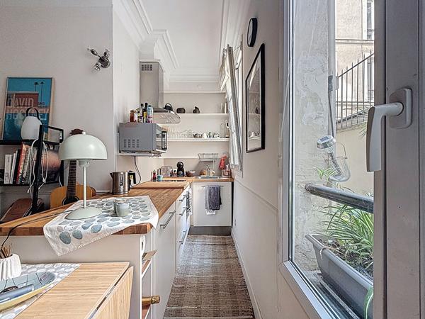 SOUS OFFRE - Charmant T2 en Rez-de-Chaussée sur cour sécurisé, Rue Dulong, Paris 17e