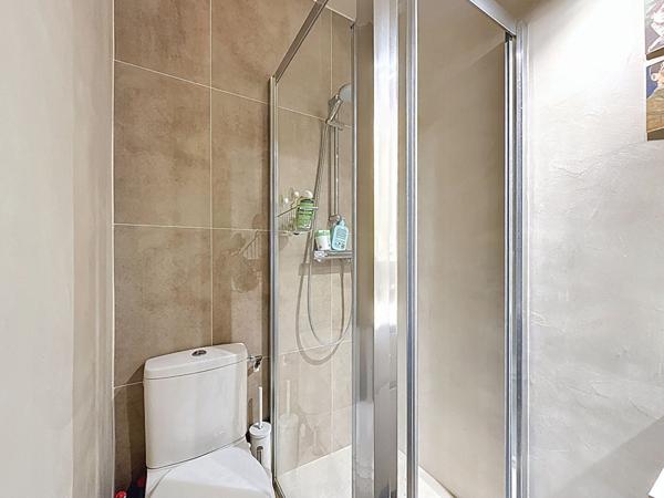 SOUS OFFRE - Charmant T2 en Rez-de-Chaussée sur cour sécurisé, Rue Dulong, Paris 17e