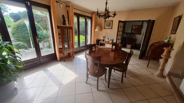 Maison 10 pièces 4 chambres 201.48 m2