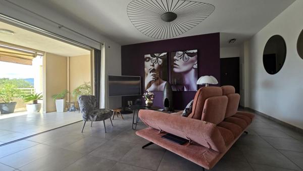 Propriano Appartement  de standing 3 pièces 73 m2 vue mer 2 terrasses 40 m2 + 10 m2