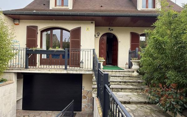 Maison à vendre    5 pièces • 145,56 m2 La Courneuve