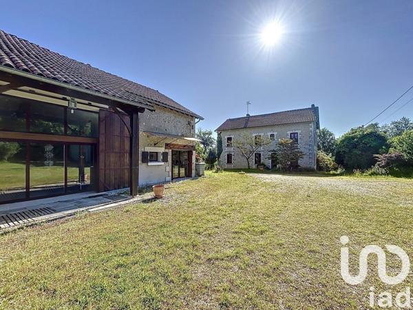 Maison à vendre 10 pièces 375 m² Saint-Étienne-de-Puycorbier