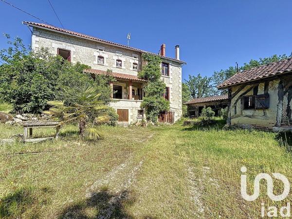 Maison à vendre 10 pièces 375 m² Saint-Étienne-de-Puycorbier