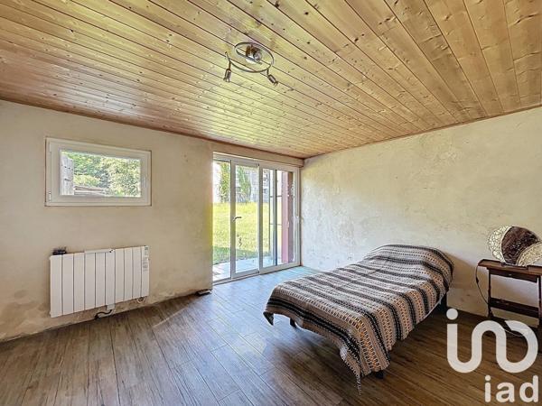 Maison à vendre 10 pièces 375 m² Saint-Étienne-de-Puycorbier