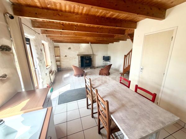 EXCLUSIVITÉ - Deux maisons à vendre avec jardin et dépendances  (22)