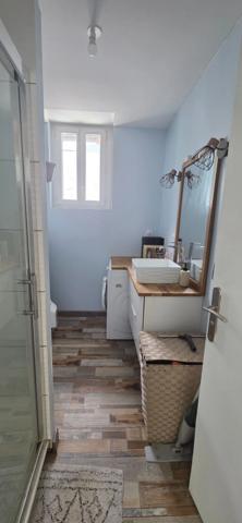 Appartement T2, rénové entièrement, 85m², mezzanine, centre de LARUNS (64)