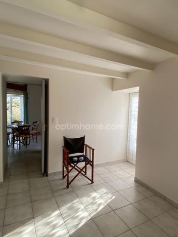 Bunzac - Maison en pierre de 121 m² avec dépendances et jardin