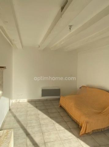 Bunzac - Maison en pierre de 121 m² avec dépendances et jardin