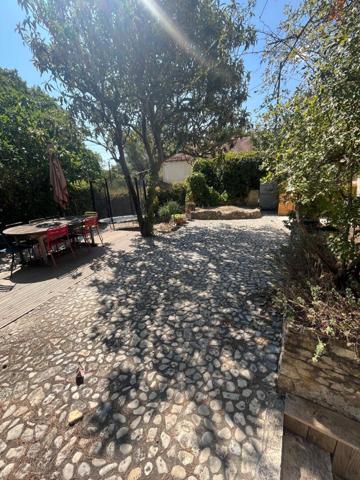 Maison Mimet 3 pièce(s) 98.36 m2, jardin, places de parking, buanderie, cuisine indépendante, grand séjour, 2 chambres