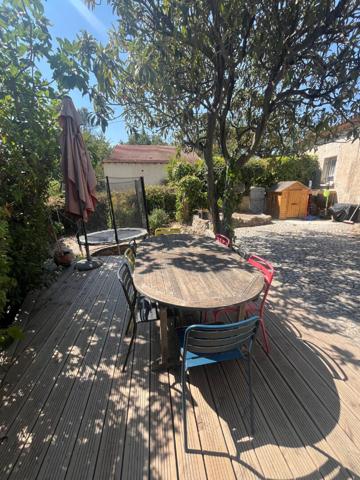 Maison Mimet 3 pièce(s) 98.36 m2, jardin, places de parking, buanderie, cuisine indépendante, grand séjour, 2 chambres