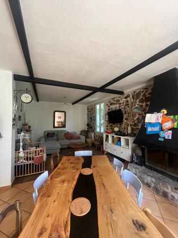 Maison Mimet 3 pièce(s) 98.36 m2, jardin, places de parking, buanderie, cuisine indépendante, grand séjour, 2 chambres