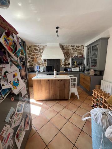 Maison Mimet 3 pièce(s) 98.36 m2, jardin, places de parking, buanderie, cuisine indépendante, grand séjour, 2 chambres