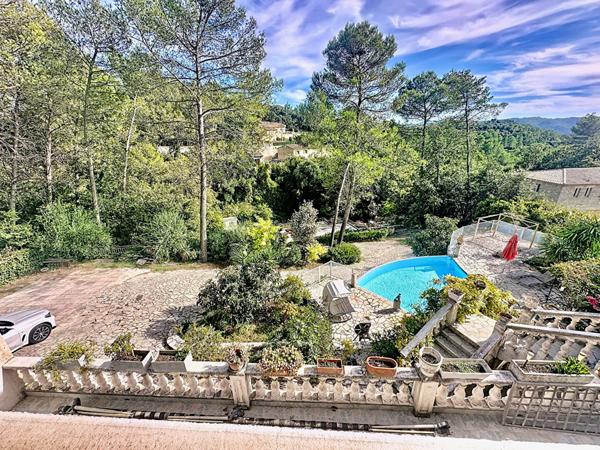 Maison Provençale à vendre au Tignet - 5 pièces + piscine + 2 appartements + Garage 120m²