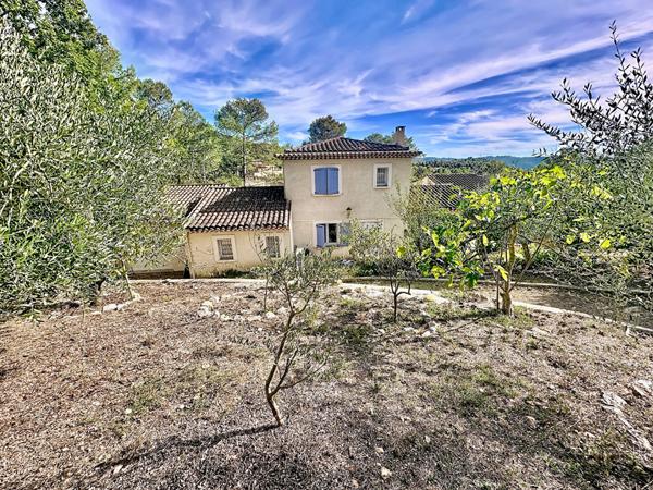 Maison Provençale à vendre au Tignet - 5 pièces + piscine + 2 appartements + Garage 120m²