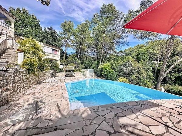 Maison Provençale à vendre au Tignet - 5 pièces + piscine + 2 appartements + Garage 120m²