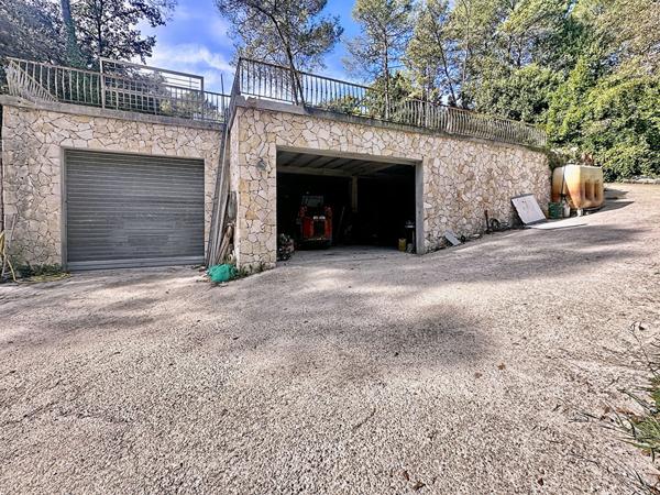 Maison Provençale à vendre au Tignet - 5 pièces + piscine + 2 appartements + Garage 120m²