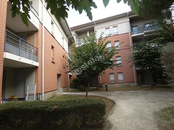 Toulouse 31300 SAINT CYPRIEN en Bord de Garonne Bel appartement T2 Meublé de 47.47m² Loggia 5.39m² parking sous sol