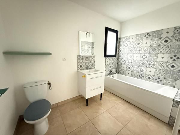 Fuveau, maison T4 avec jardin, au calme, proche du centre ville et des commodités, sous garantie décennale.