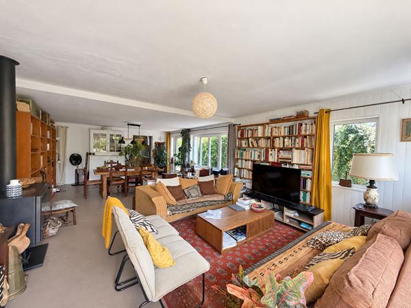 47300 VILLENEUVE SUR LOT Ensemble immobilier proche des commodités et lycées à Villeneuve/Lot