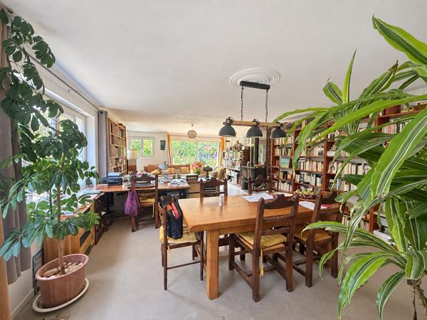 47300 VILLENEUVE SUR LOT Ensemble immobilier proche des commodités et lycées à Villeneuve/Lot