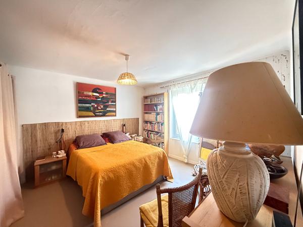 47300 VILLENEUVE SUR LOT Ensemble immobilier proche des commodités et lycées à Villeneuve/Lot