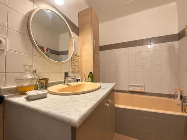 47300 VILLENEUVE SUR LOT Ensemble immobilier proche des commodités et lycées à Villeneuve/Lot