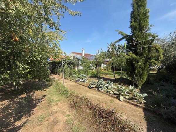 47300 VILLENEUVE SUR LOT Ensemble immobilier proche des commodités et lycées à Villeneuve/Lot