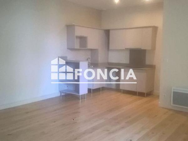 Location Appartement 3 pièces 64.53 m² - 7 RUE FRESQUE Nimes 30000