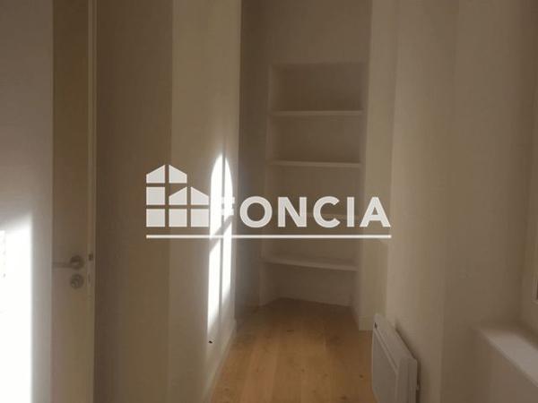 Location Appartement 3 pièces 64.53 m² - 7 RUE FRESQUE Nimes 30000