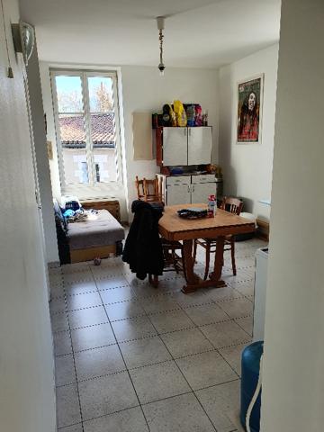 LIGUGÉ : T3 bien placé , Liguge