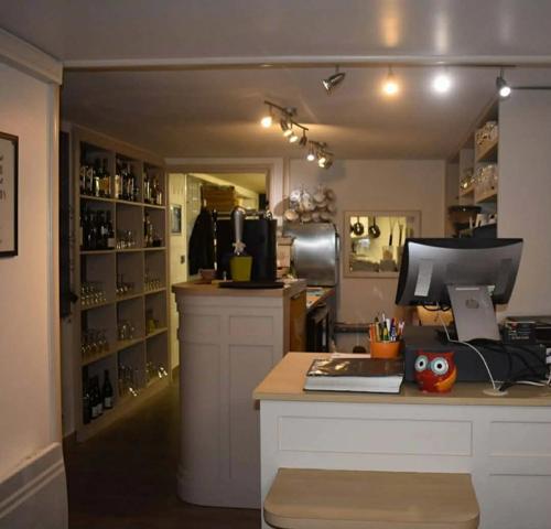 📍 Crêperie – Restaurant idéalement placé dans un port breton touristique & historique