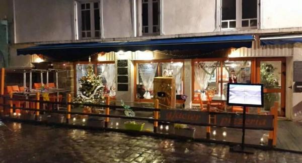 📍 Crêperie – Restaurant idéalement placé dans un port breton touristique & historique