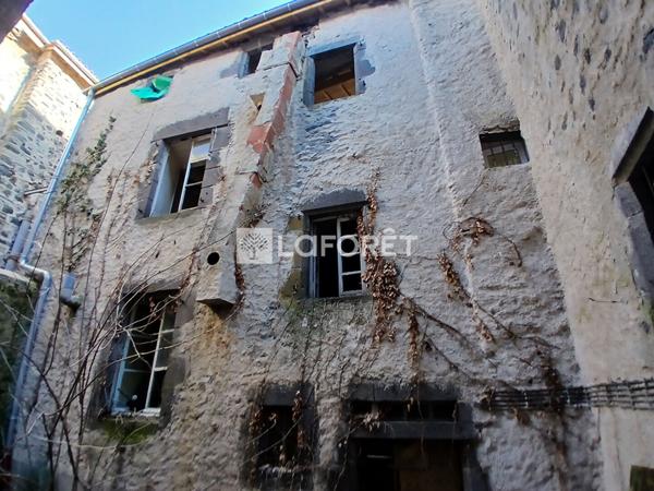 Achat immeuble Saint-Flour - 7 pièce(s) - 260 m² - 107 500 €