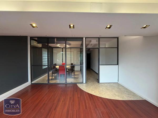 Local commercial à louer 46.9m² Saint-Laurent-du-Var (06700)