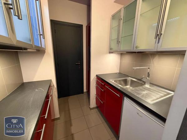 Local commercial à louer 46.9m² Saint-Laurent-du-Var (06700)