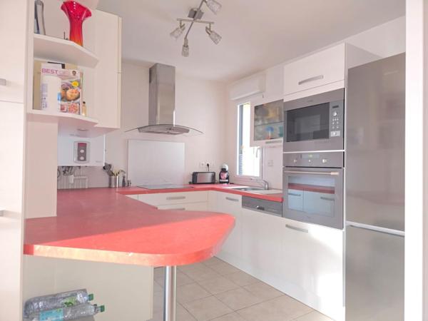 Coup de cœur : maison lumineuse avec terrasse et garage au calme