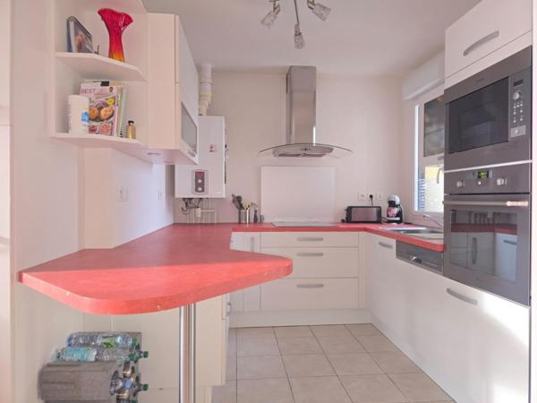 Coup de cœur : maison lumineuse avec terrasse et garage au calme