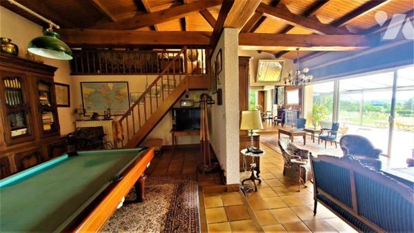 Propriété rare de 362 m² habitable avec piscine et vue Loire - 1.5 hectares